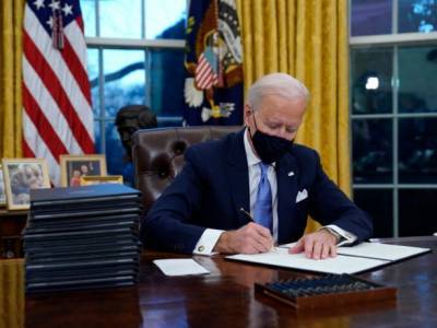 Дональд Трамп - Джо Байден - Байден подписал первые президентские указы, отменив решения Трампа - unn.com.ua - США - Киев - Вашингтон