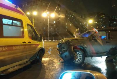 Питер Онлайн - Девушка пострадала в массовой аварии в Невском районе Петербурга - online47.ru - Санкт-Петербург