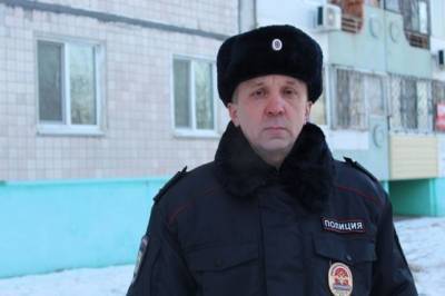В Хабаровском крае полицейский спас из горящего дома трёх человек и собаку - aif.ru - Хабаровский край