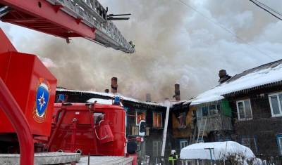 В Уфе продолжается тушение крупного пожара в двухэтажном жилом доме - mkset.ru - Уфа