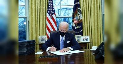 Джо Байден - Байден первыми указами отменил скандальные решения Трампа - fakty.ua - США - Вашингтон - Мексика