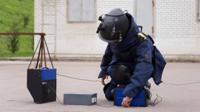Саперы РФ испытывают новые устройства для поиска взрывоопасных предметов - politros.com - Мина