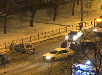 Питер Онлайн - Из-за ДТП с семью авто на Гражданском стоят троллейбусы - neva.today - Санкт-Петербург