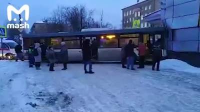 До 9 человек возросло число пострадавших в ДТП с автобусом в Электростали - piter.tv