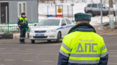 В Петербурге двух сотрудников ГИБДД задержали за взятку в размере 100 тысяч рублей - piter.tv - Санкт-Петербург - район Петроградский