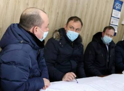 Илья Середюк - Илья Середюк оценил ход строительства крытого катка в Рудничном районе - gazeta.a42.ru
