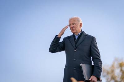 Джо Байден - На посту президента США Байден начал сворачивать политику Трампа - infox.ru - США - Мексика