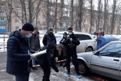 Бегал обмотанный кишками и бил машины головой отца: появились жуткие детали двойного убийства в Одессе - newsone.ua - Одесса