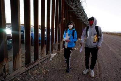 Мануэль Лопес Обрадор - Марсело Эбрард - Джо Байден - Мексика прокомментировала прекращение строительства стены на границе - lenta.ru - США - Мексика