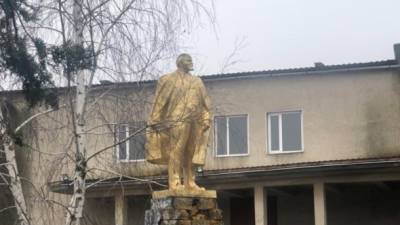 В Одесской области снесли памятник Ленину - ru.espreso.tv - Одесская обл.