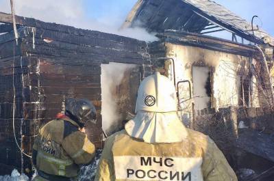 В Курганской области сгорел дом: погиб инвалид, который не смог выйти из горящего здания - znak.com - Курганская обл. - район Кетовский