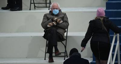 Джо Байден - "Латышские" варежки Сандерса и брошка Гаги: моменты инаугурации Байдена, ставшие мемами - lv.sputniknews.ru - США