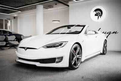 Итальянское дизайн-бюро Ares Design превратило Tesla Model S в двухдверный кабриолет с откидной крышей [фотогалерея] - itc.ua