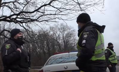 "Выхватил сумку с сотней тысяч": юный грабитель напал на харьковчанку прямо возле банка, фото - kharkov.politeka.net - район Купянский - Харьков