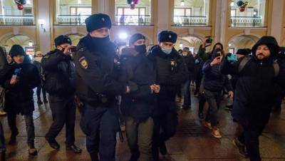Александр Горовой - Роскомнадзор пригрозил соцсетям миллионными штрафами за посты о митинге - dp.ru