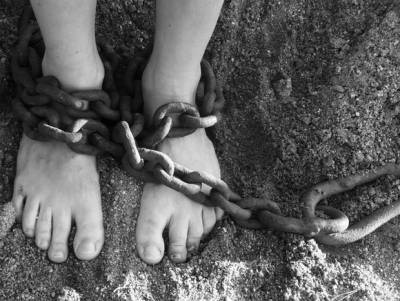 Жителю Кемерово, державшего 11-летнего сына на цепи, дали год условно - rosbalt.ru - Кемерово
