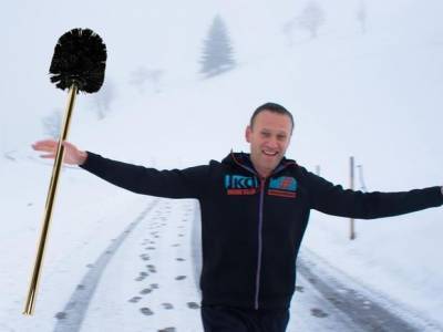 Алексей Навальный - Игорь Краснов - Игнат Артеменко - Генпрокурор РФ жестко высказался о Навальном - rosbalt.ru