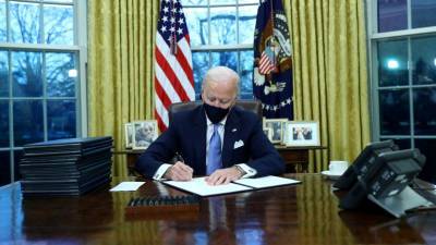 Джо Байден - Байден: новые инициативы по борьбе с COVID-19 - golos-ameriki.ru