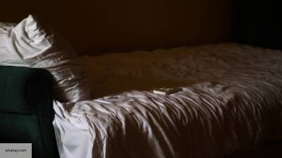 Женщина установила в спальне скрытую камеру и узнала причину своего недосыпа - politros.com - Англия