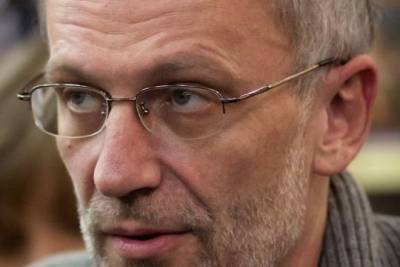 Александр Гордон - Александр Гордон госпитализирован с коронавирусом - versia.ru