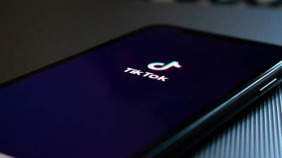 Любовь Соболь - Алексей Навальный - Сторонники Навального создают TikTok-аккаунты для пиара незаконных митингов - newinform.com
