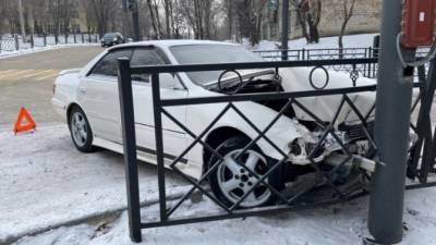 Mark Ii II (Ii) - Уроки езды: как разбить Mark II об забор - usedcars.ru - Хабаровск