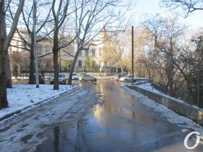 Оттепель по-одесски: солнце, лужи, уборка снега (фоторепортаж) - odessa-life.od.ua - Одесса