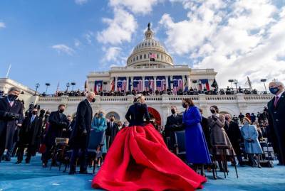 Дональд Трамп - Джо Байден - Инаугурацию Камалы Харрис предсказали в "Симпсонах", а наряд Леди Гаги – в "Голодных играх" - kp.ua - США