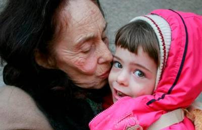 Родила в 66 лет. Как живут мама и дочка спустя 15 лет - ont.by