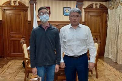 Глава Бурятии восхитился слепым программистом, который играет на пианино - ulan.mk.ru - Москва - Улан-Удэ - респ.Бурятия