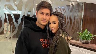 Ольга Бузова - Давид Манукян - Бузова и Манукян отписались друг от друга в соцсетях перед расставанием - 5-tv.ru - Мальдивы