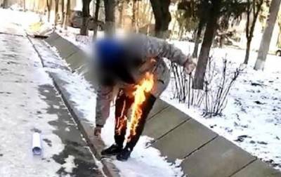 В Херсоне мужчина поджег себя, видео - real-vin.com - Херсон