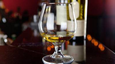 Цена бутылки виски Macallan на торгах может побить рекорд в $1,6 млн - iz.ru - США - Израиль - Шотландия