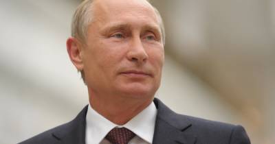 Владимир Путин - Путин предложил позволить чиновникам работать в любом возрасте - readovka.ru - Геленджик