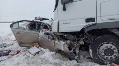 Шансов не было. Самарская семья погибла в страшном ДТП с грузовиком - vesti.ru - Башкирия - Челябинск - Самара - Самарская обл.