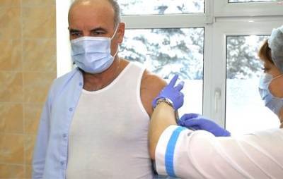 Ещё один депутат Курултая Башкирии сделал прививку от коронавируса - ufacitynews.ru - Башкирия