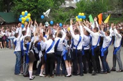 В МОН заявили, что все ученики девятых классов смогут продолжить обучение в школе после выпуска - zik.ua
