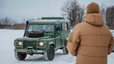 Артис Пабрикс - Латвия передала ВСУ медицинские автомобили: детали - 24tv.ua - Латвия