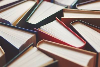 Почти 20 российских книг запретили ввозить в Украину за пропаганду - 24tv.ua - Новости