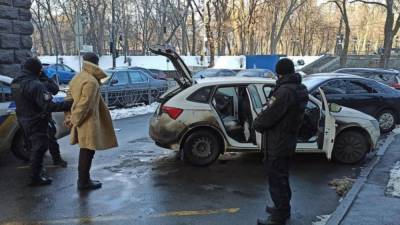 Возле Верховной Рады задержали вооруженного мужчину: что известно - 24tv.ua - Киев - Харьков - Новости