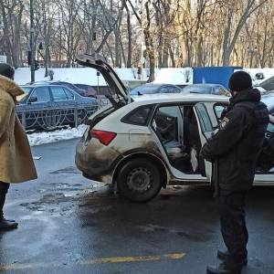 Возле Верховной Рады задержали вооруженного мужчину. Фото - reporter-ua.com - Киев