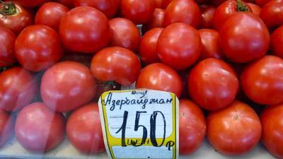 Россия разрешила ввоз томатов и яблок с нескольких предприятий Азербайджана - iz.ru - Израиль - Азербайджан