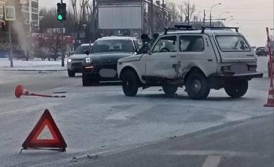 В Тюмени после ДТП хозяйка Porsche ударила самокатом по лобовому стеклу другой машины - news.megatyumen.ru - Тюмень