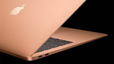 Тим Кук - Марк Гурман - СМИ: в MacBook Pro 2021 вернется слот для SD-карт - vesti.ru