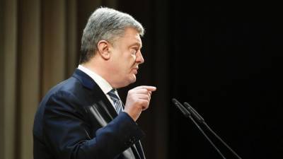 Владимир Зеленский - Петр Порошенко - Ангела Меркель - Россияне ответили Порошенко на требования «продолжить осаду Кремля» - riafan.ru - Москва - США - Киев