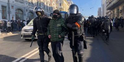 Владимир Путин - Алексей Навальный - Первые задержания. Жители восточных регионов России вышли на акции в поддержку Навального — видео - nv.ua - Россия - Киев - Хабаровск - Владивосток - Якутск