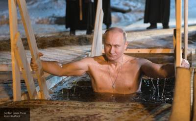 Владимир Путин - Майкл Бом - Андрей Норкин - Джо Байден - Американца Майкла Бома подняли на смех после слов о крещенском купании Путина - newinform.com - Россия - США