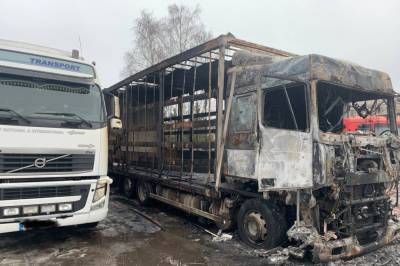 Под Харьковом в сгоревшей фуре нашли труп водителя - news.bigmir.net - Харьковская обл. - Харьков - район Харьковский
