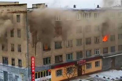 В Павлограде загорелось общежитие: людей срочно эвакуируют (видео) - newsone.ua - Днепропетровская обл. - Павлоград