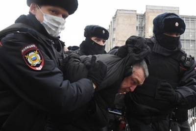 В МВД назвали число участников несанкционированной акции в центре Москвы - lenta.ru - Москва